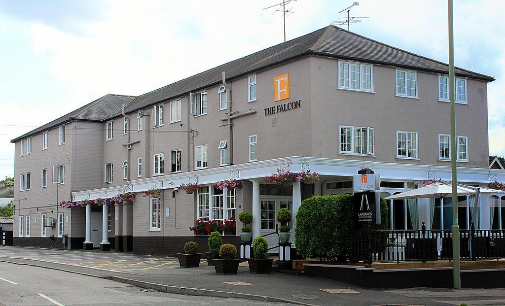 The Falcon Hotel Farnborough  Zewnętrze zdjęcie