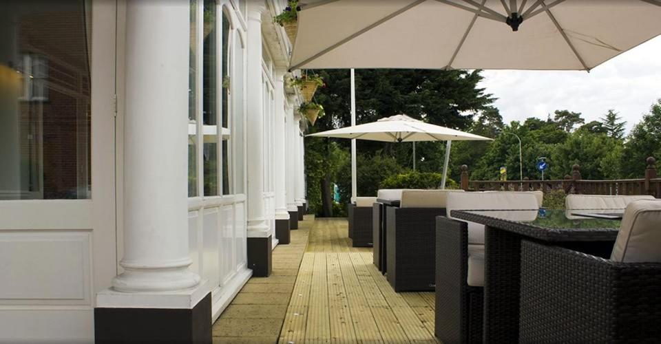 The Falcon Hotel Farnborough  Zewnętrze zdjęcie